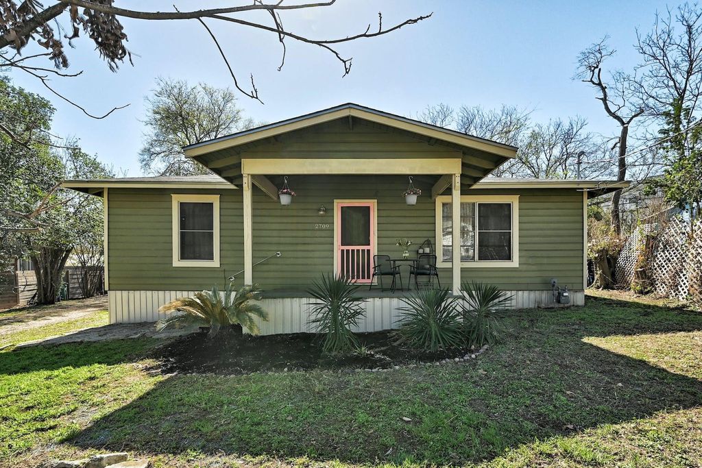 2709 S 2nd ST, Austin, TX 78704