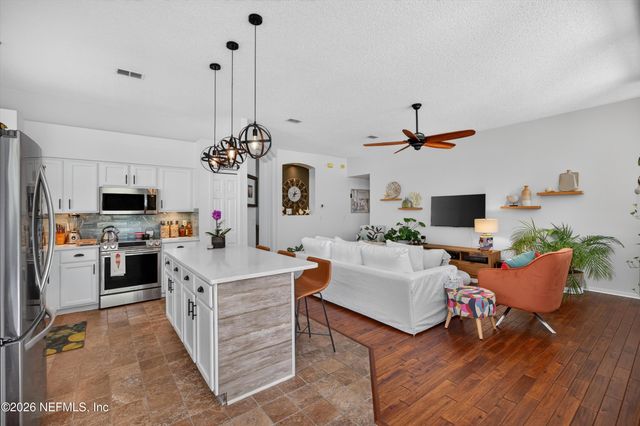 1820 BURGESS HILL Drive E, Jacksonville, FL 32246