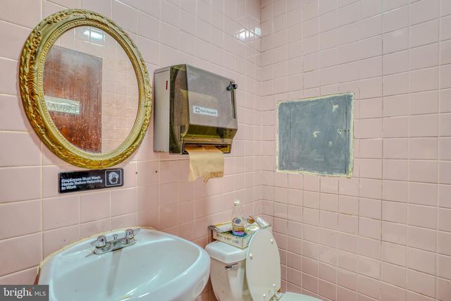 448-50 N 9TH ST, Philadelphia, PA 19123