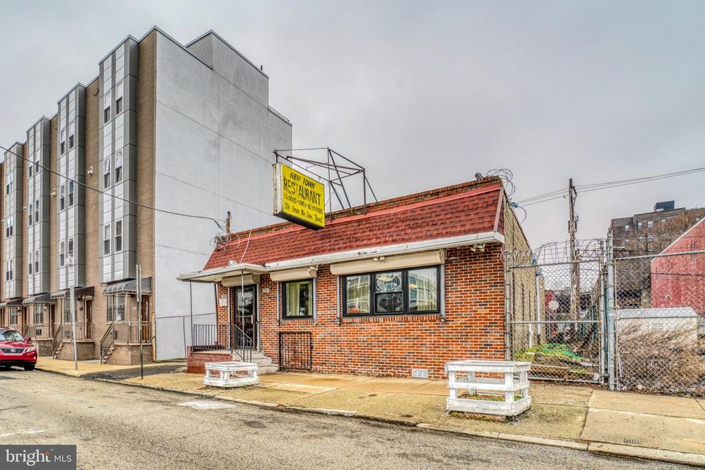 448-50 N 9TH ST, Philadelphia, PA 19123