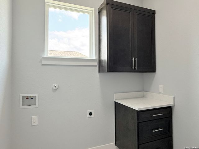 165 E SHORT MEADOW DR, Lytle, TX 78052