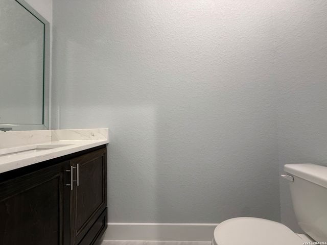 165 E SHORT MEADOW DR, Lytle, TX 78052