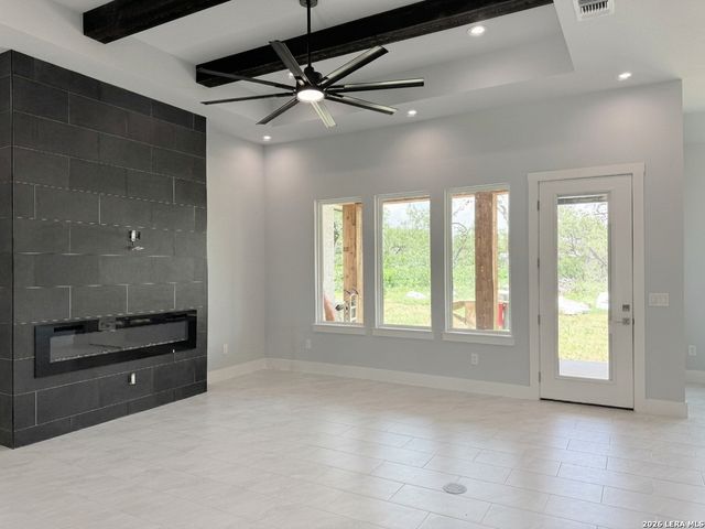 165 E SHORT MEADOW DR, Lytle, TX 78052