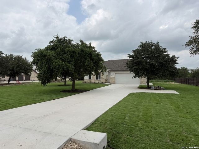 165 E SHORT MEADOW DR, Lytle, TX 78052