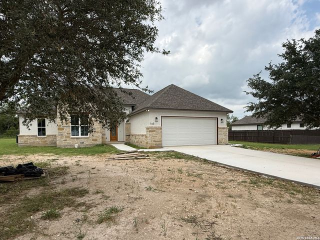 165 E SHORT MEADOW DR, Lytle, TX 78052