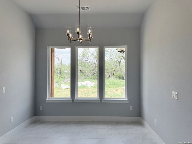 165 E SHORT MEADOW DR, Lytle, TX 78052