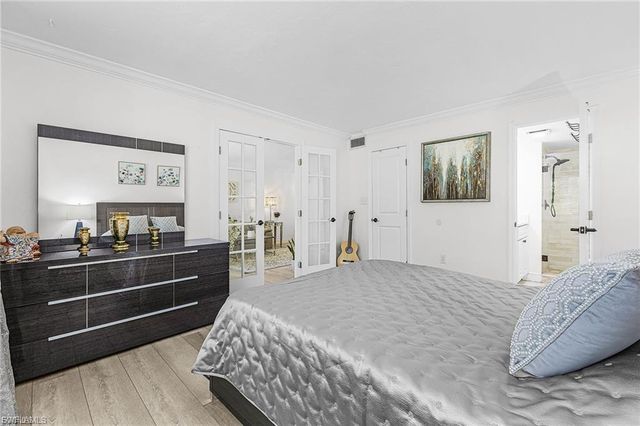 501 Forest Lakes BLVD 105, Naples, FL 34105