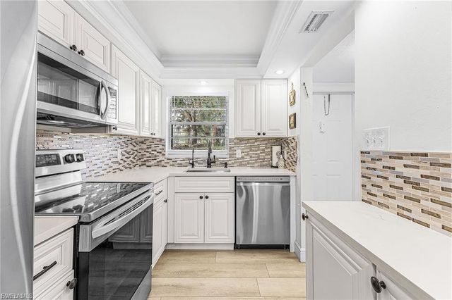501 Forest Lakes BLVD 105, Naples, FL 34105