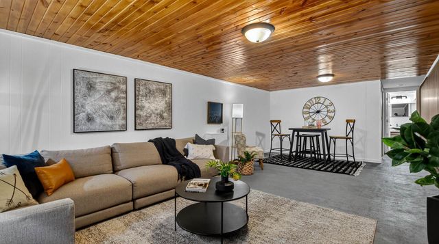 1908 Goff Avenue, Eau Claire, WI 54701