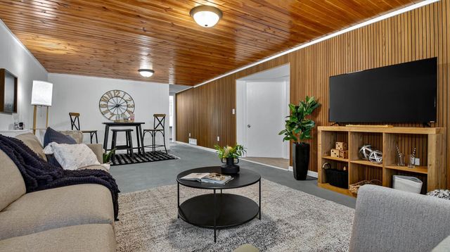 1908 Goff Avenue, Eau Claire, WI 54701