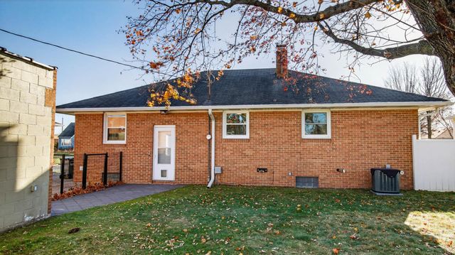 1908 Goff Avenue, Eau Claire, WI 54701