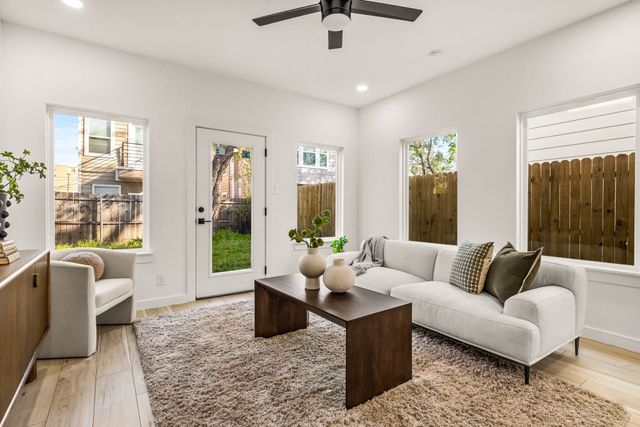 2232 Hooper Street, Dallas, TX 75215