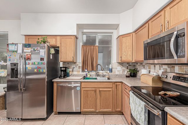 3206 E KRISTAL Way, Phoenix, AZ 85050