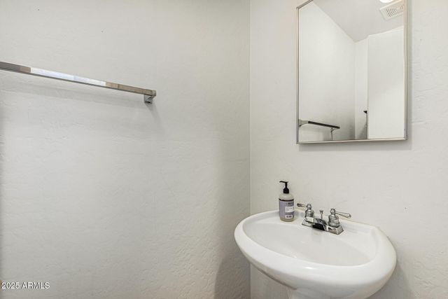 3206 E KRISTAL Way, Phoenix, AZ 85050