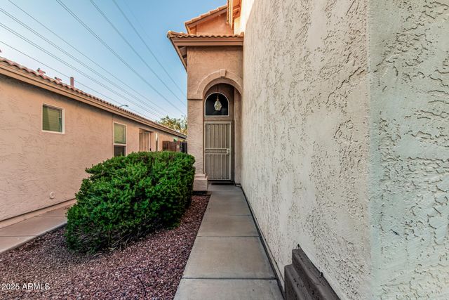 3206 E KRISTAL Way, Phoenix, AZ 85050