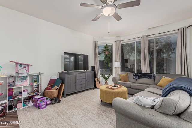 3206 E KRISTAL Way, Phoenix, AZ 85050