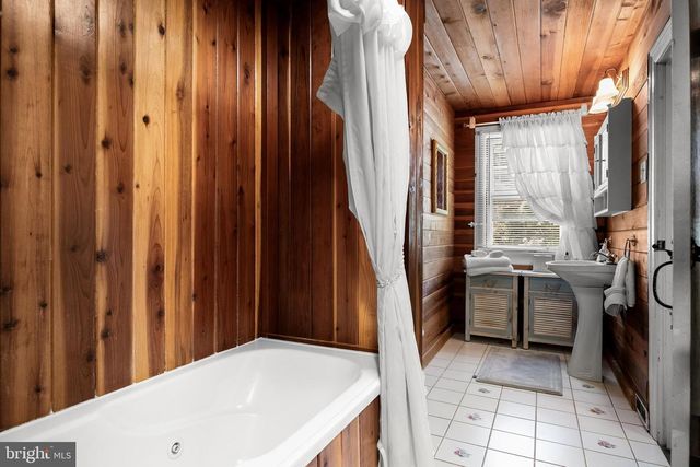 253 HOPEWELL RD, Medford, NJ 08055