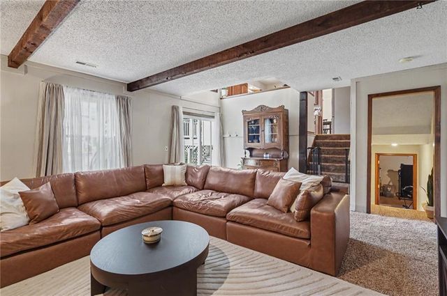 2100 E Sleepy Hollow Drive, Olathe, KS 66062