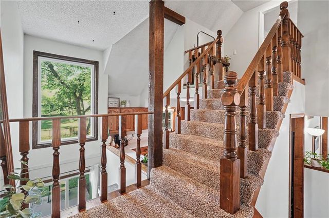 2100 E Sleepy Hollow Drive, Olathe, KS 66062