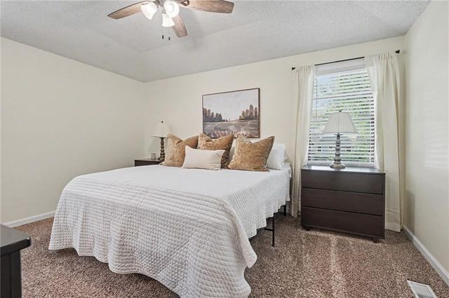 2100 E Sleepy Hollow Drive, Olathe, KS 66062