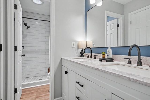2100 E Sleepy Hollow Drive, Olathe, KS 66062