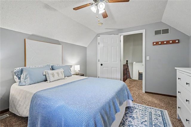 2100 E Sleepy Hollow Drive, Olathe, KS 66062