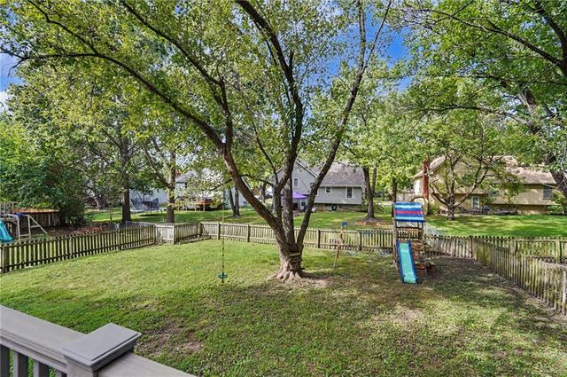 2100 E Sleepy Hollow Drive, Olathe, KS 66062