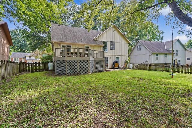 2100 E Sleepy Hollow Drive, Olathe, KS 66062