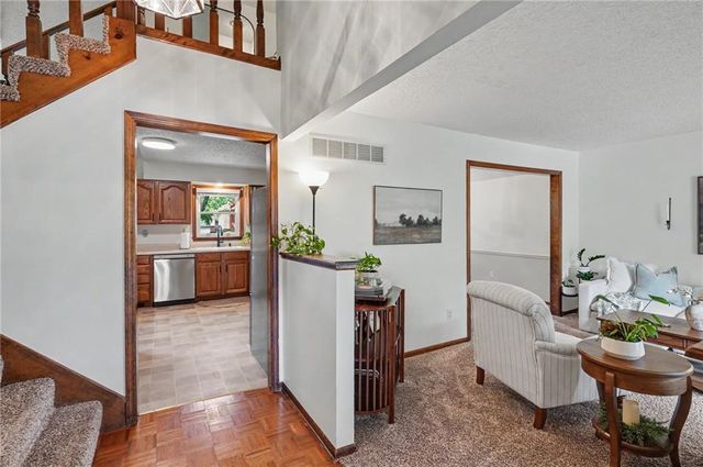 2100 E Sleepy Hollow Drive, Olathe, KS 66062