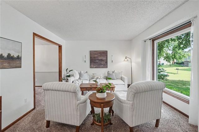 2100 E Sleepy Hollow Drive, Olathe, KS 66062