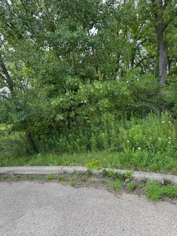 10 Chateau Drive, West Dundee, IL 60118