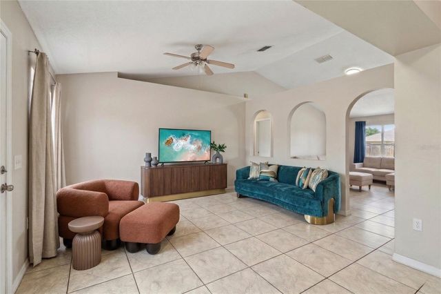 42 INCONNU DR, Poinciana, FL 34759