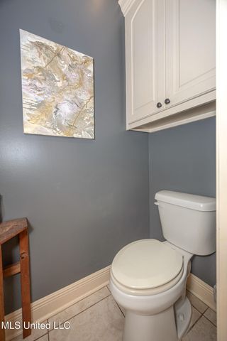 3927 Acadian Village Drive, Ocean Springs, MS 39564