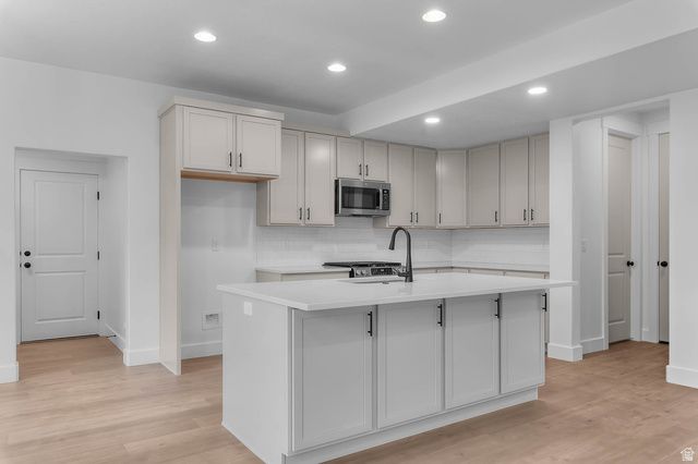 955 N PICCADILLY CT, North Salt Lake, UT 84054