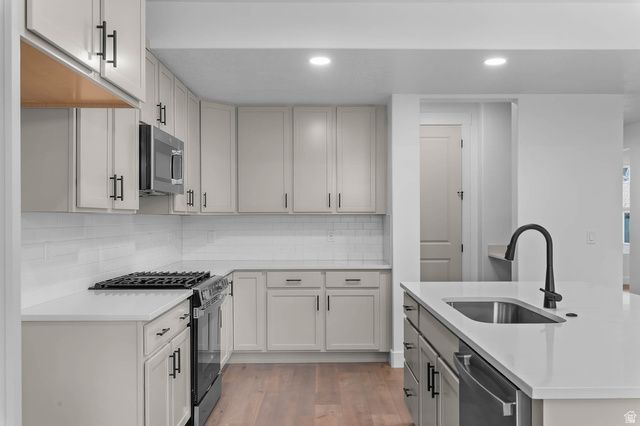 955 N PICCADILLY CT, North Salt Lake, UT 84054