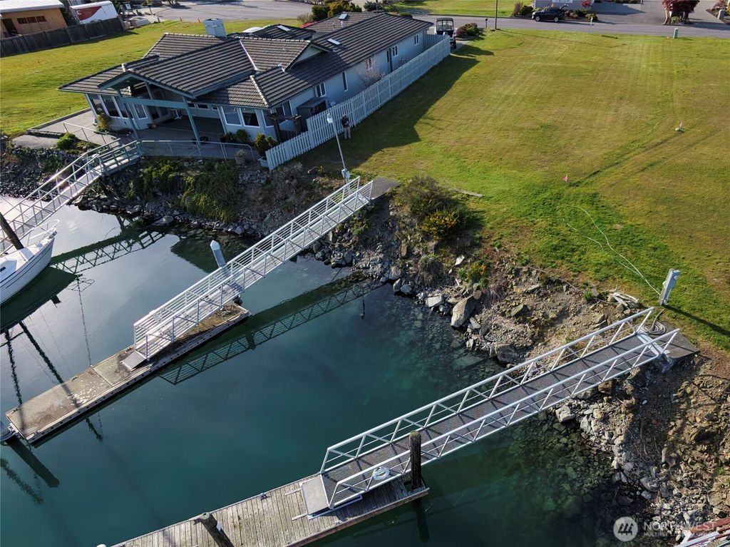 2005 Cove Place, Anacortes, WA 98221