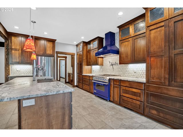 18740 S UPPER HIGHLAND Rd, Beavercreek, OR 97004