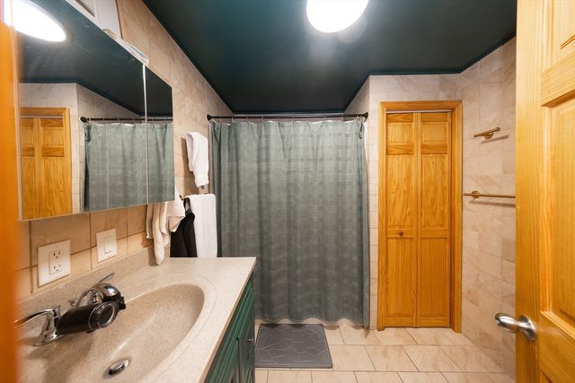 15 Maple Rd, Oxford, MA 01540