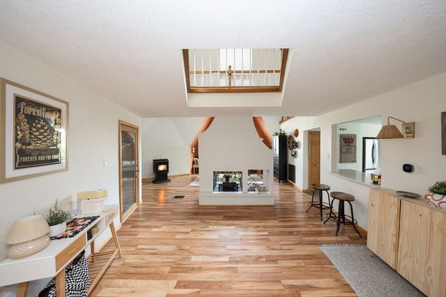 15 Maple Rd, Oxford, MA 01540