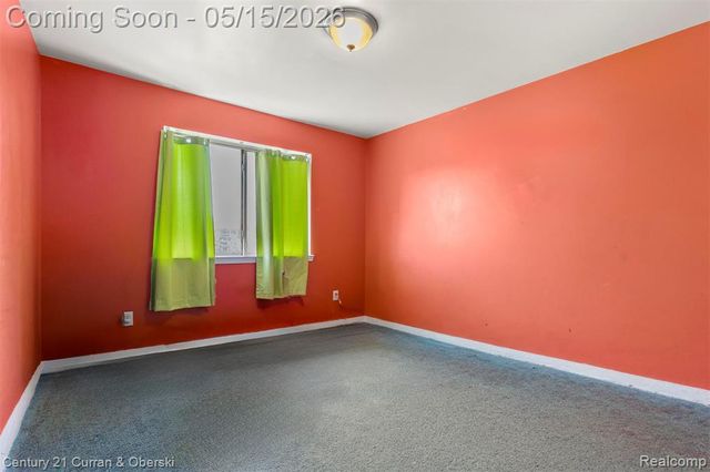 30537 Linden Court, Flat Rock, MI 48134
