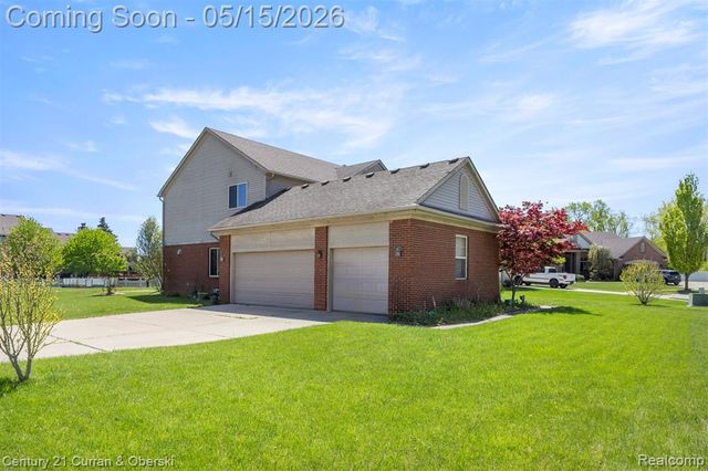 30537 Linden Court, Flat Rock, MI 48134