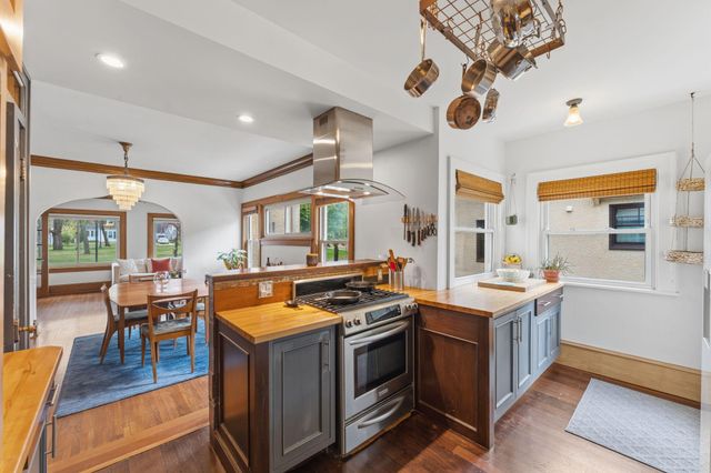 3032 E Minnehaha Parkway, Minneapolis, MN 55406