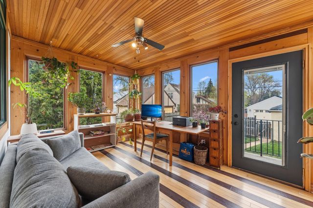 3032 E Minnehaha Parkway, Minneapolis, MN 55406