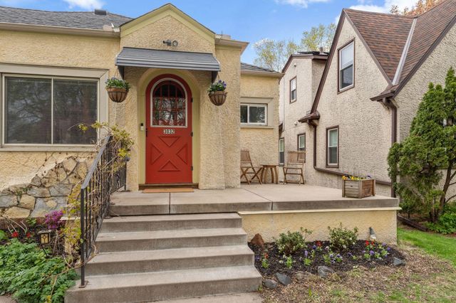 3032 E Minnehaha Parkway, Minneapolis, MN 55406