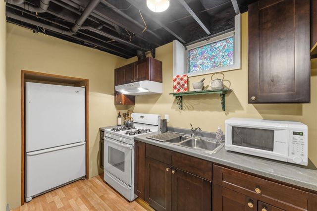 3032 E Minnehaha Parkway, Minneapolis, MN 55406