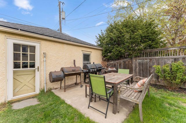 3032 E Minnehaha Parkway, Minneapolis, MN 55406