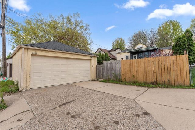 3032 E Minnehaha Parkway, Minneapolis, MN 55406
