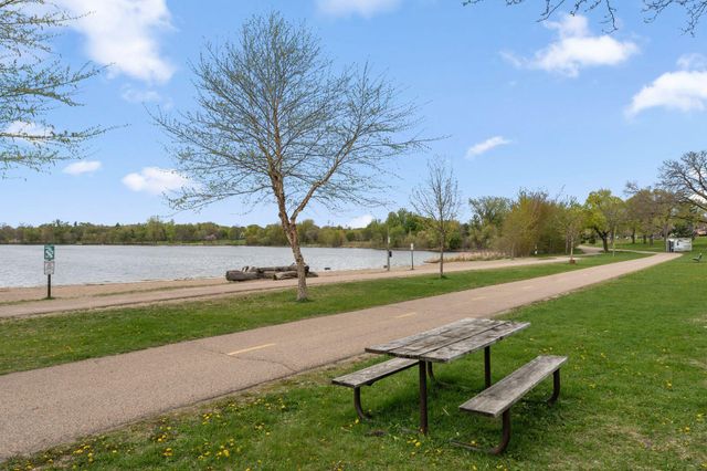 3032 E Minnehaha Parkway, Minneapolis, MN 55406