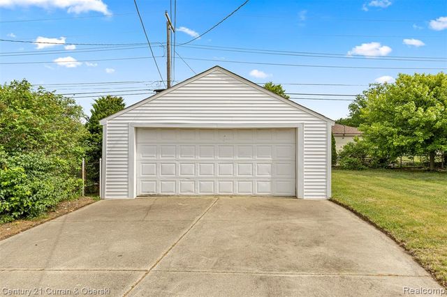 35158 Parkdale Street, Livonia, MI 48150