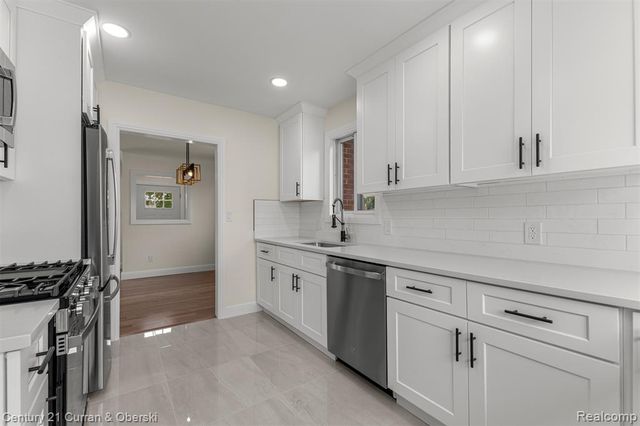 35158 Parkdale Street, Livonia, MI 48150
